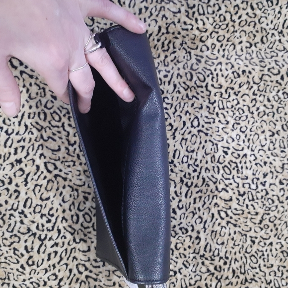 🌈NWT TAHARI WRISTLET - Picture 10 of 13